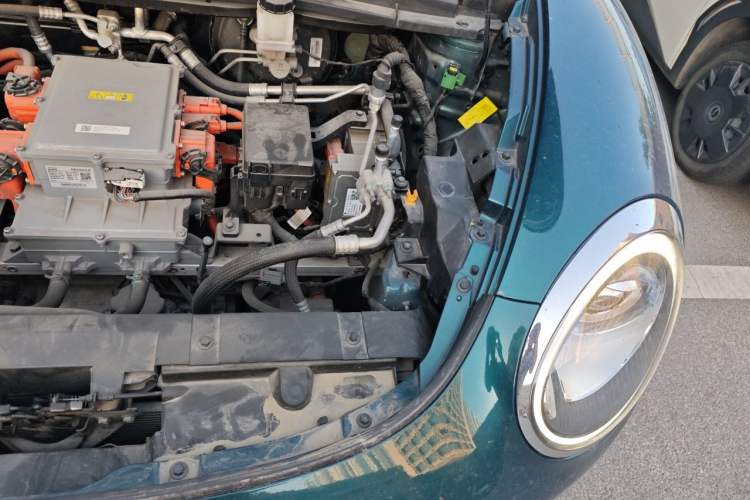 Used ORA Good Cat 2021 400km Standard Range Athena Edition Lithium-Ion Battery Engine Bay Left