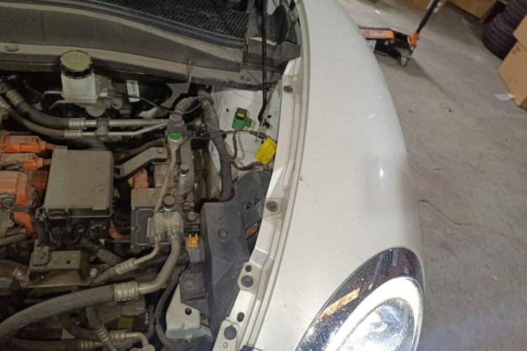 Used ORA Good Cat 2021 400km Standard Range Athena Edition Lithium-Ion Battery Engine Bay Left