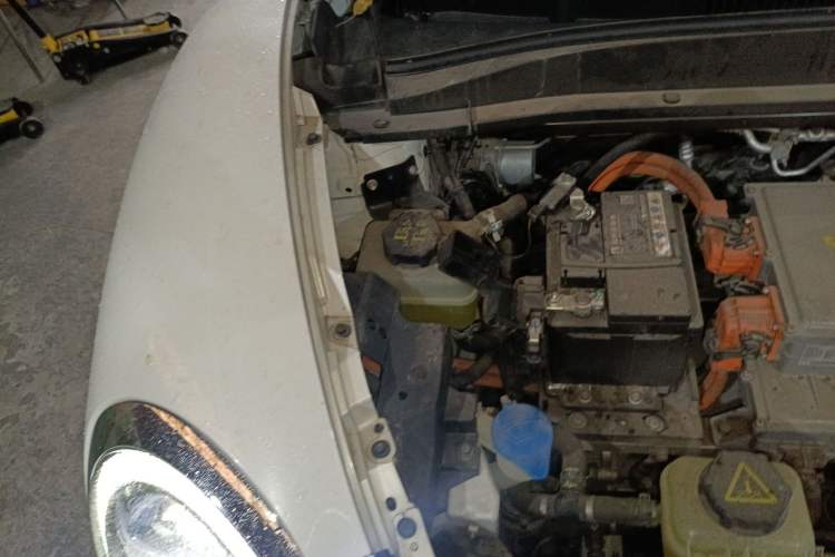 Used ORA Good Cat 2021 400km Standard Range Athena Edition Lithium-Ion Battery Engine Bay Right