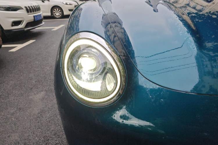 Used ORA Good Cat 2021 400km Standard Range Athena Edition Lithium Iron Phosphate Right Front Headlight