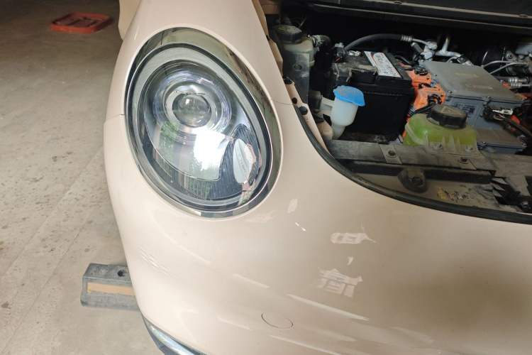 Used ORA Good Cat 2021 400km Standard Range Venus Edition Lithium-Ion Battery Right Front Headlight