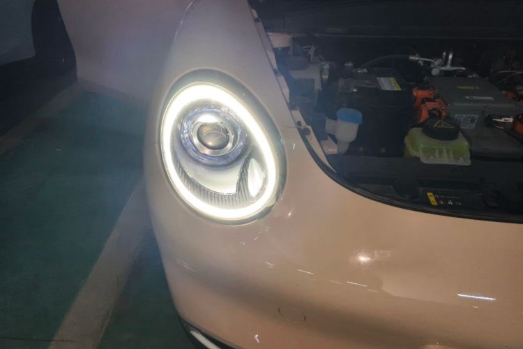 Used ORA Good Cat 2021 400km Standard Range Venus Edition Lithium Iron Phosphate Right Front Headlight