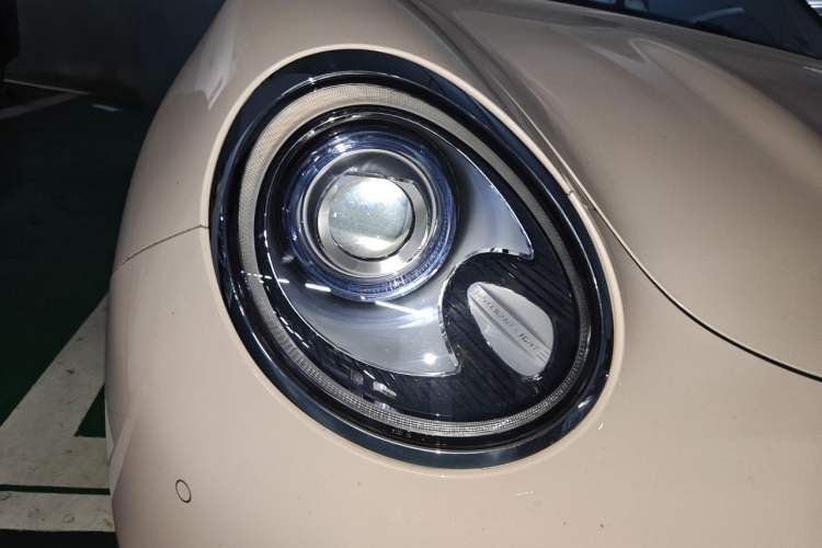 Used ORA Good Cat 2021 400km Standard Range Athena Edition Lithium Iron Phosphate Right Front Headlight