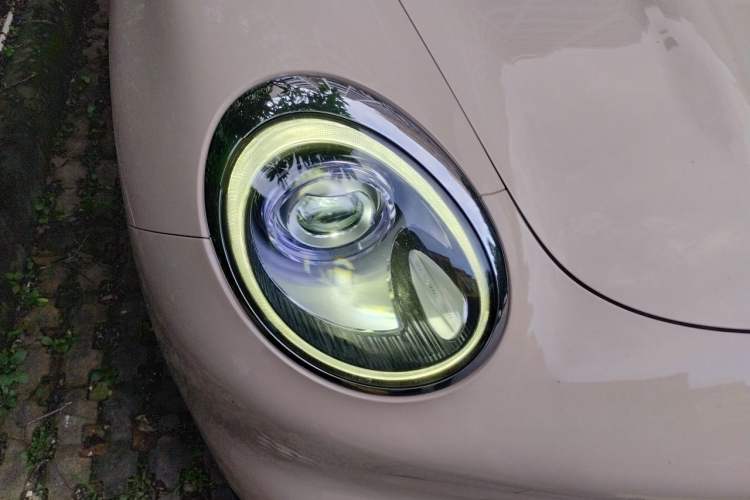 Used ORA Good Cat 2021 400km Standard Range Athena Edition Lithium Iron Phosphate Right Front Headlight