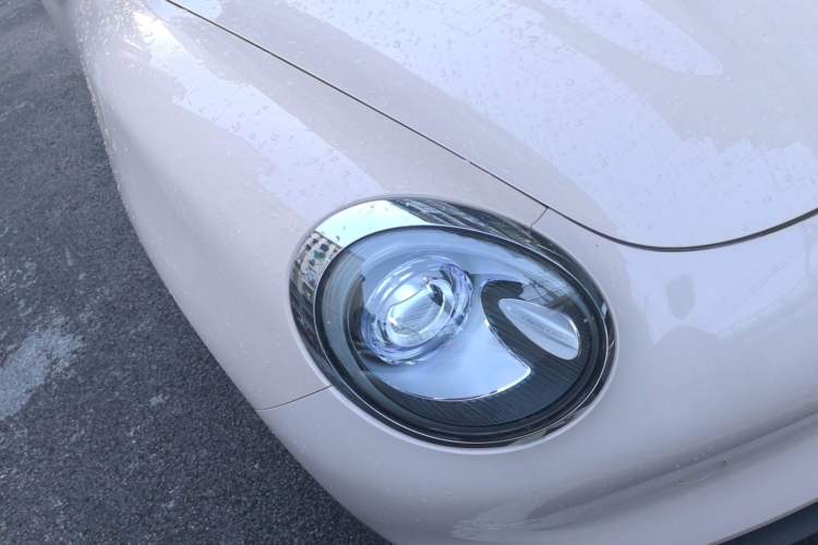 Used ORA Good Cat 2021 400km Standard Range Venus Edition Lithium Iron Phosphate Right Front Headlight