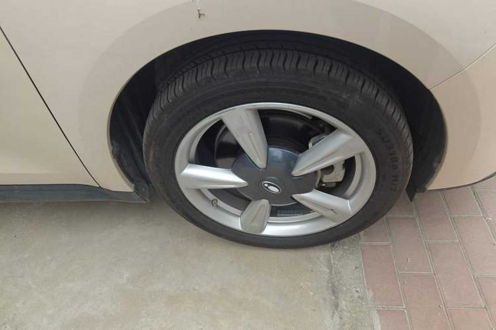 Used ORA Good Cat 2021 400km Standard Range Venus Edition Lithium-Ion Battery Right Front Wheel Hub