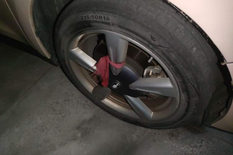 Used ORA Good Cat 2021 400km Standard Range Athena Edition Lithium-Ion Battery Right Front Wheel Hub