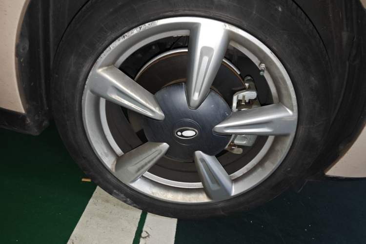 Used ORA Good Cat 2021 400km Standard Range Athena Edition Lithium Iron Phosphate Right Front Wheel Hub