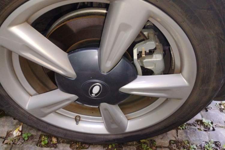 Used ORA Good Cat 2021 400km Standard Range Athena Edition Lithium Iron Phosphate Right Front Wheel Hub