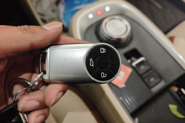 Used ORA Good Cat 2021 400km Standard Range Venus Edition Lithium-Ion Battery Vehicle Key