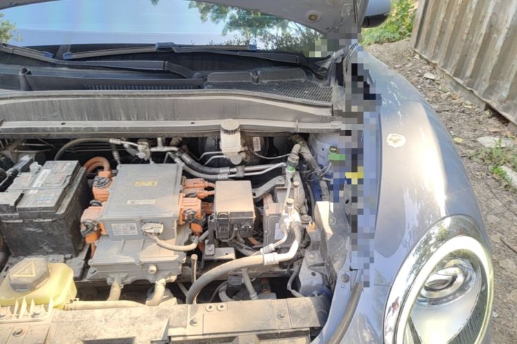 Used ORA Good Cat 2021 500km Long-Range Poseidon Edition Lithium-Ion Battery Engine Bay Left