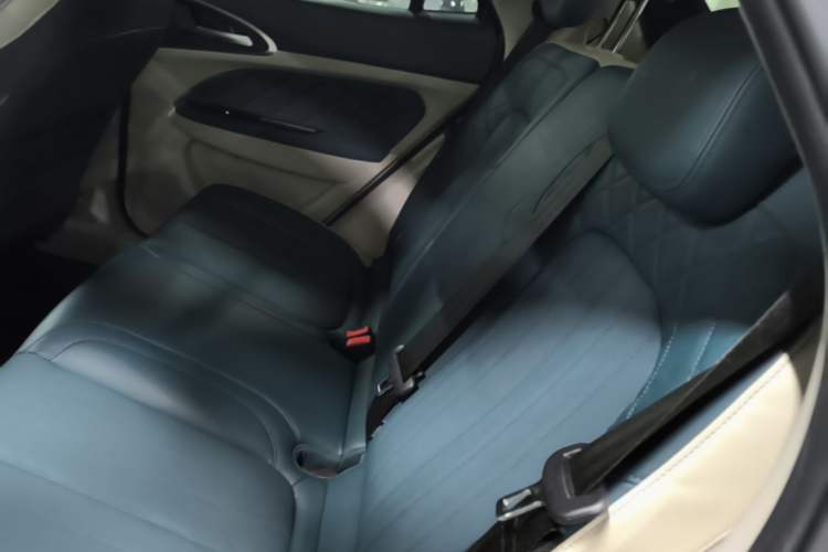 Used ORA Good Cat 2021 400km Standard Range Venus Edition Lithium-Ion Battery Left Rear Seat