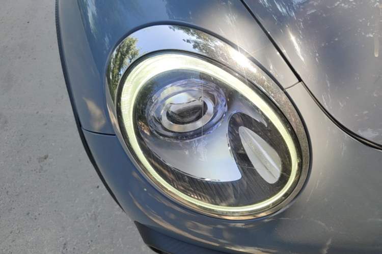 Used ORA Good Cat 2021 500km Long-Range Poseidon Edition Lithium-Ion Battery Right Front Headlight