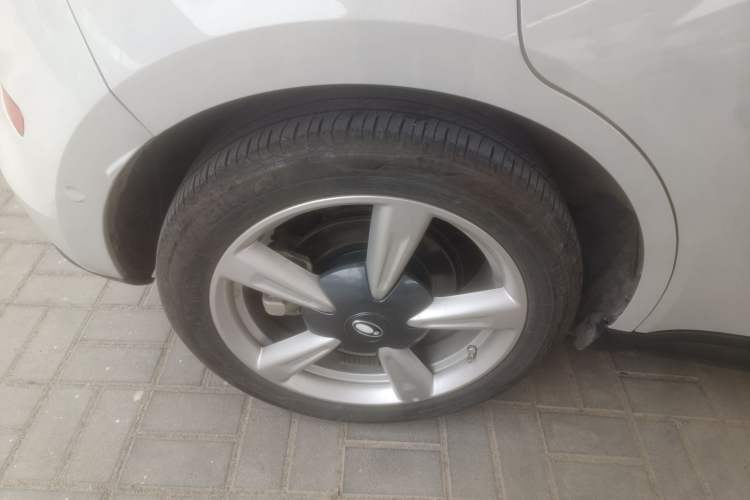 Used ORA Good Cat 2021 400km Standard Range Athena Edition Lithium-Ion Battery Right Rear Wheel Hub