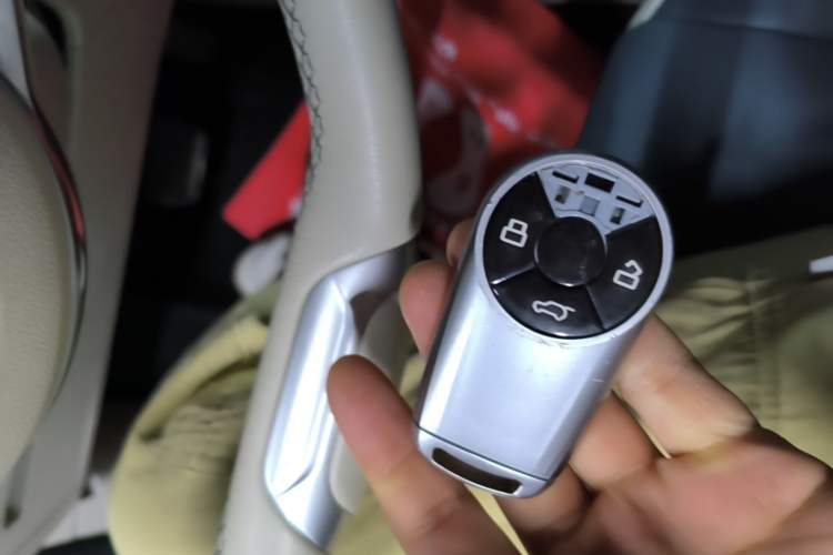 Used ORA Good Cat 2021 400km Standard Range Venus Edition Lithium-Ion Battery Vehicle Key