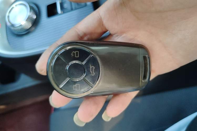 Used ORA Good Cat 2021 500km Long-Range Poseidon Edition Lithium-Ion Battery Vehicle Key