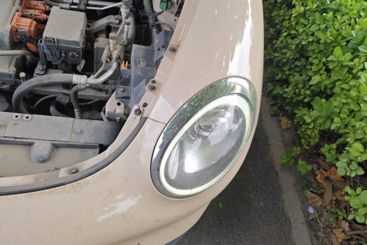 Used ORA Good Cat 2021 400km Standard Range Venus Edition Lithium-Ion Battery Engine Bay Left