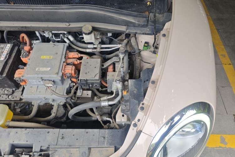 Used ORA Good Cat 2021 400km Standard Range Athena Edition Lithium-Ion Battery Engine Bay Left