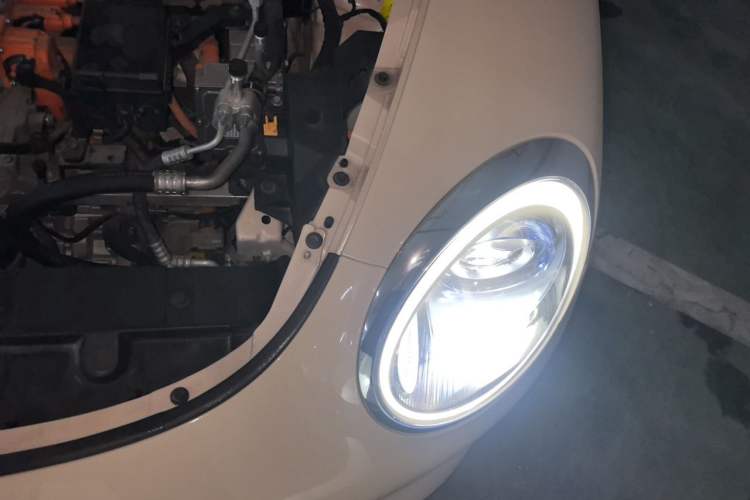 Used ORA Good Cat 2021 400km Standard Range Venus Edition Lithium-Ion Battery Engine Bay Left