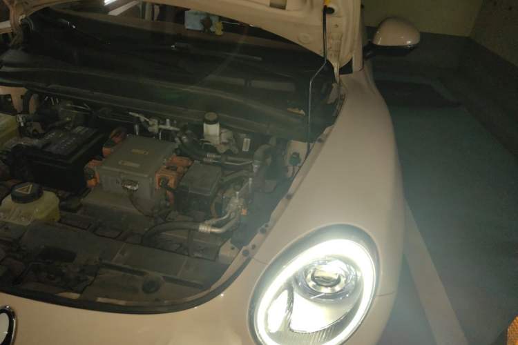Used ORA Good Cat 2021 400km Standard Range Athena Edition Lithium-Ion Battery Engine Bay Left
