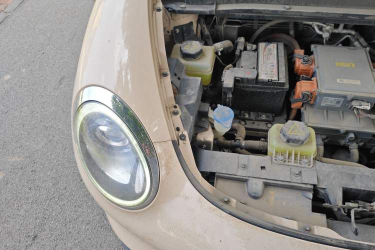Used ORA Good Cat 2021 400km Standard Range Venus Edition Lithium-Ion Battery Engine Bay Right
