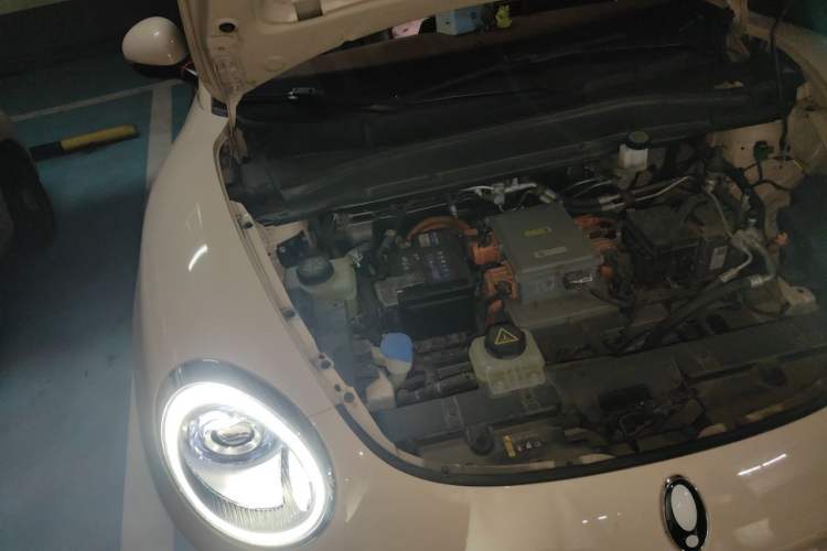 Used ORA Good Cat 2021 400km Standard Range Athena Edition Lithium-Ion Battery Engine Bay Right