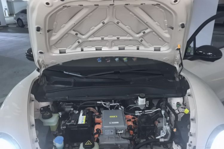Used ORA Good Cat 2021 400km Standard Range Venus Edition Lithium-Ion Battery Engine Bay