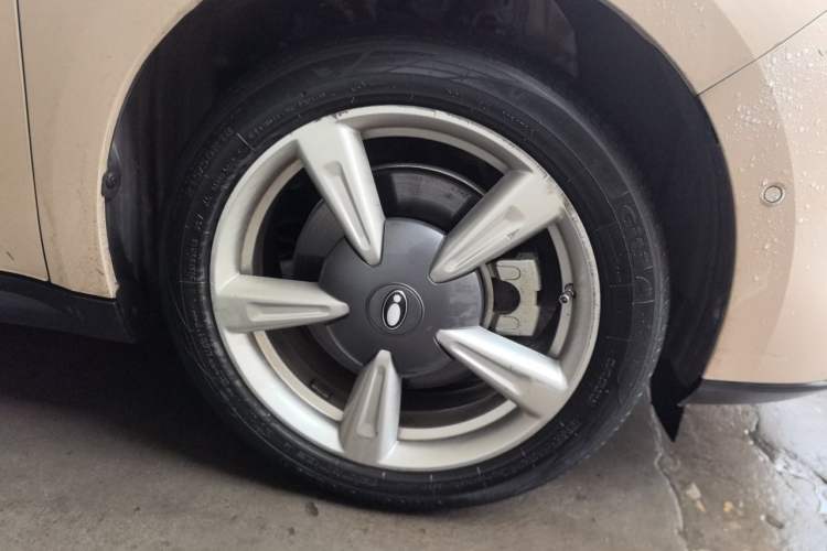 Used ORA Good Cat 2021 400km Standard Range Athena Edition Lithium-Ion Battery Exterior 1