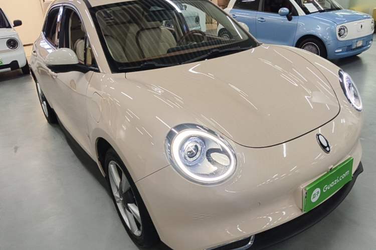 Used ORA Good Cat 2021 400km Standard Range Venus Edition Lithium-Ion Battery Front Right 45 Deg