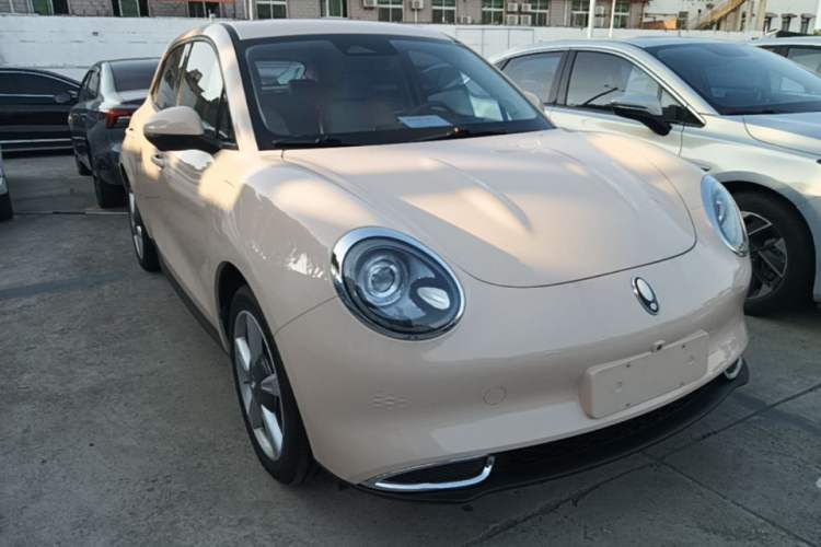Used ORA Good Cat 2021 400km Standard Range Venus Edition Lithium-Ion Battery Front Right 45 Deg
