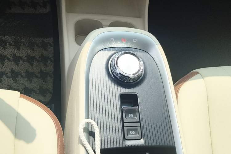 Used ORA Good Cat 2021 400km Standard Range Athena Edition Lithium-Ion Battery Gear Lever