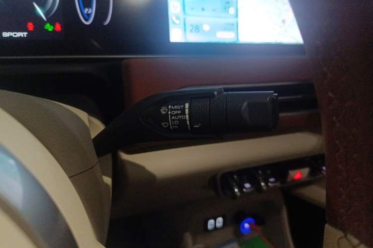 Used ORA Good Cat 2021 400km Standard Range Athena Edition Lithium-Ion Battery Gear Lever