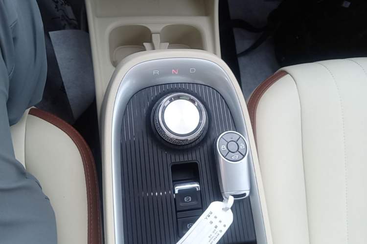 Used ORA Good Cat 2021 400km Standard Range Athena Edition Lithium-Ion Battery Gear Lever