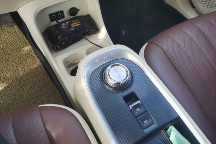 Used ORA Good Cat 2021 500km Long-Range Poseidon Edition Lithium-Ion Battery Gear Lever
