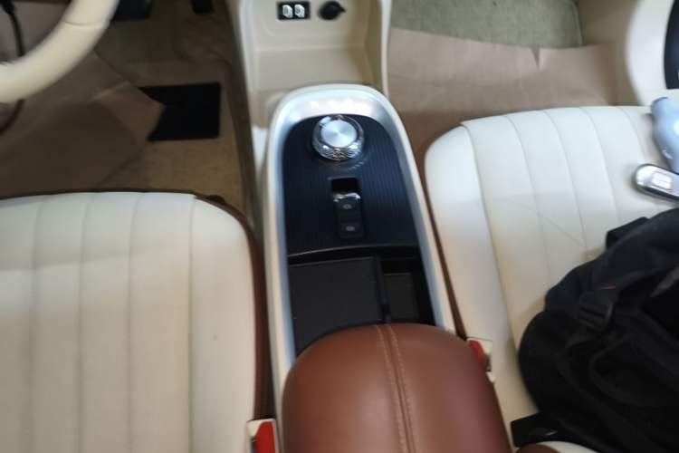 Used ORA Good Cat 2021 400km Standard Range Athena Edition Lithium-Ion Battery Gear Lever