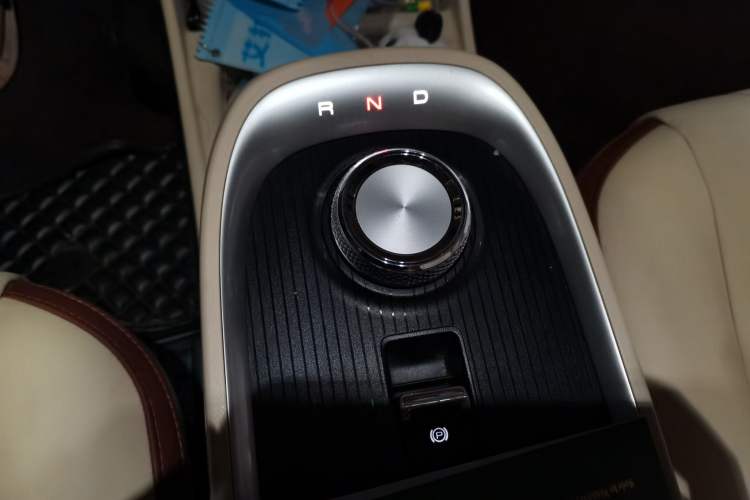 Used ORA Good Cat 2021 500km Long-Range Poseidon Edition Lithium-Ion Battery Gear Lever