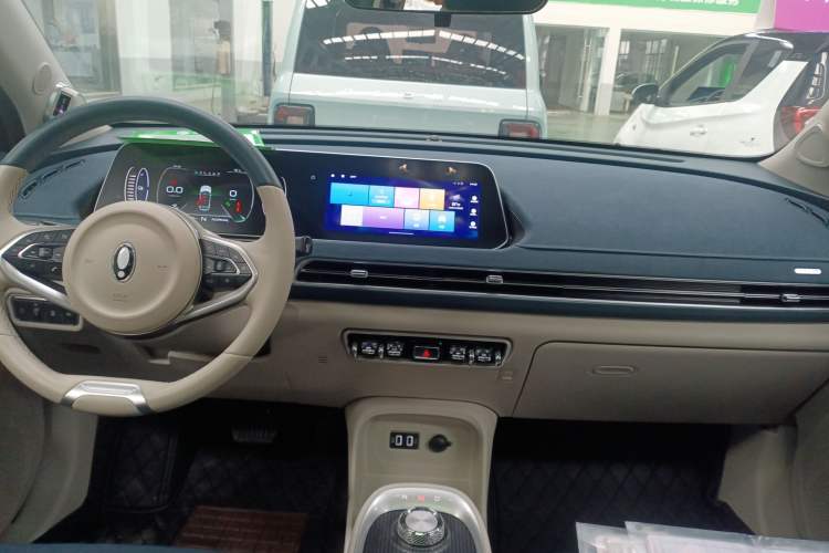 Used ORA Good Cat 2021 400km Standard Range Athena Edition Lithium-Ion Battery Audio And AC Panel
