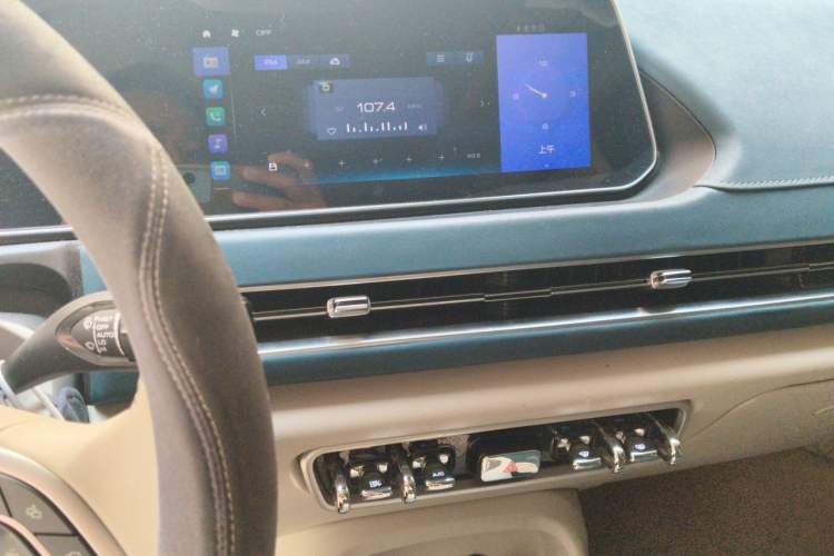 Used ORA Good Cat 2021 400km Standard Range Athena Edition Lithium-Ion Battery Audio And AC Panel