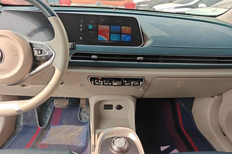 Used ORA Good Cat 2021 400km Standard Range Athena Edition Lithium-Ion Battery Audio And AC Panel