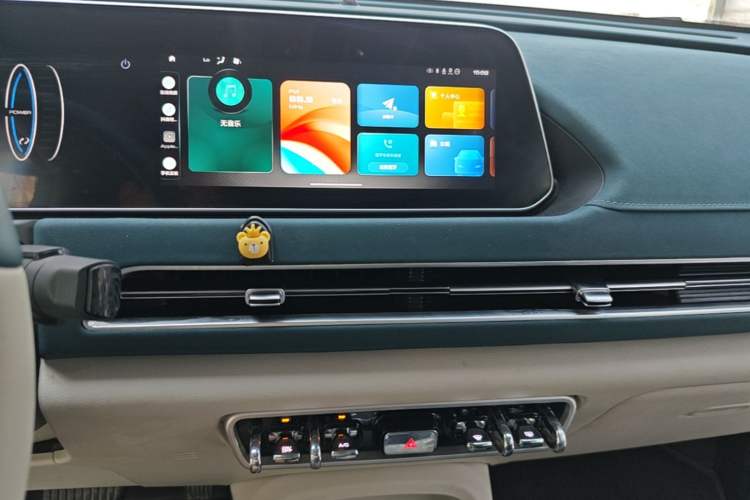 Used ORA Good Cat 2021 400km Standard Range Athena Edition Lithium-Ion Battery Audio And AC Panel