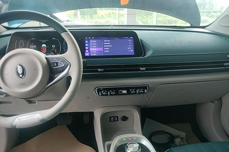 Used ORA Good Cat 2021 400km Standard Range Athena Edition Lithium-Ion Battery Audio And AC Panel