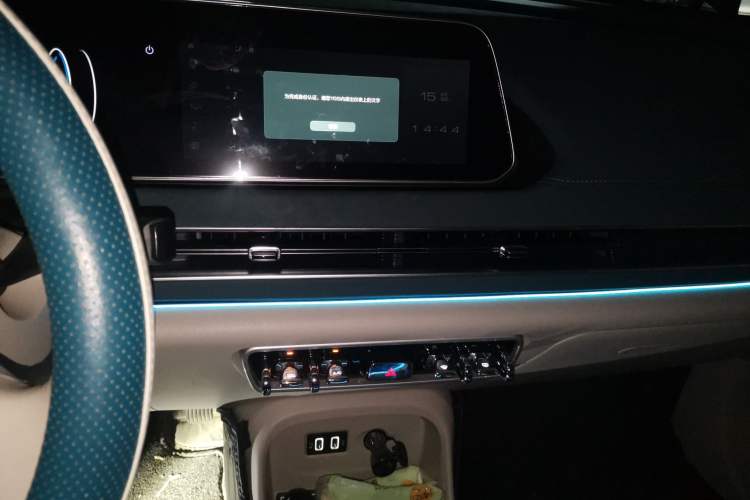 Used ORA Good Cat 2021 500km Long-Range Poseidon Edition Lithium-Ion Battery Audio And AC Panel