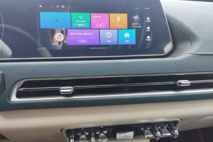 Used ORA Good Cat 2021 500km Long-Range Poseidon Edition Lithium-Ion Battery Audio And AC Panel