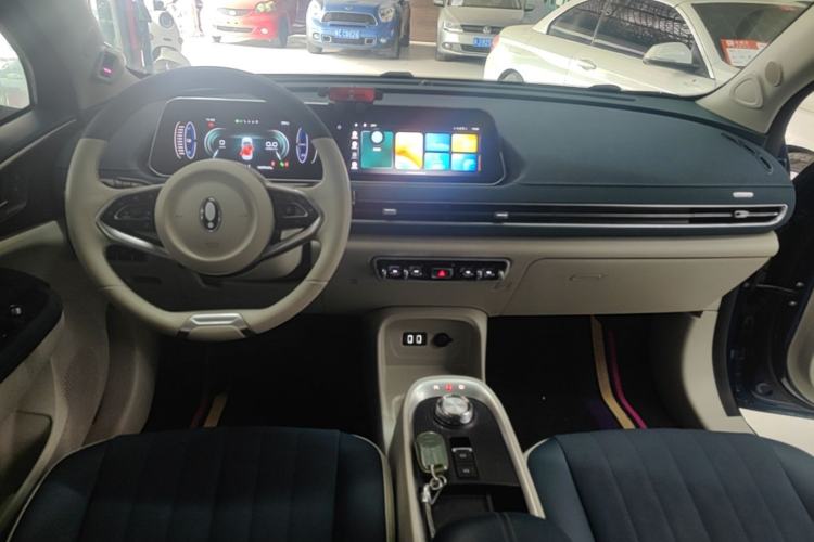 Used ORA Good Cat 2021 400km Standard Range Athena Edition Lithium-Ion Battery Center Console