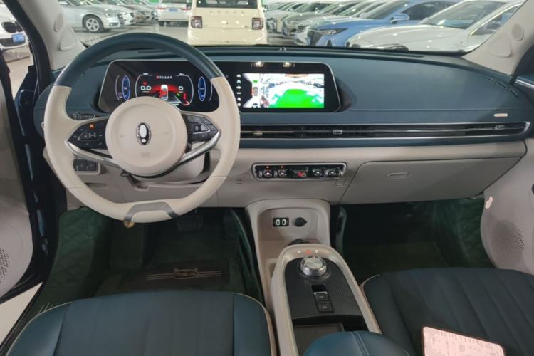 Used ORA Good Cat 2021 400km Standard Range Venus Edition Lithium-Ion Battery Center Console