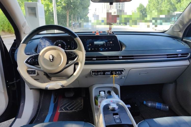 Used ORA Good Cat 2021 400km Standard Range Venus Edition Lithium-Ion Battery Center Console