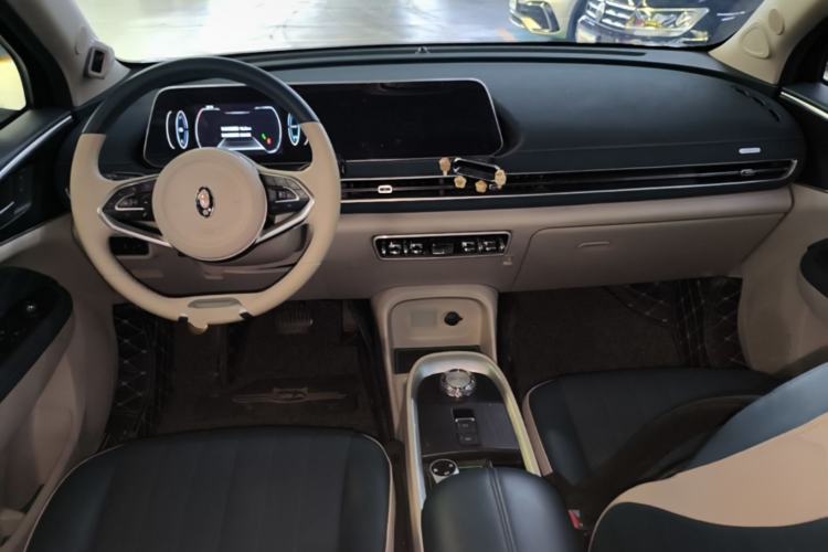 Used ORA Good Cat 2021 400km Standard Range Athena Edition Lithium-Ion Battery Center Console
