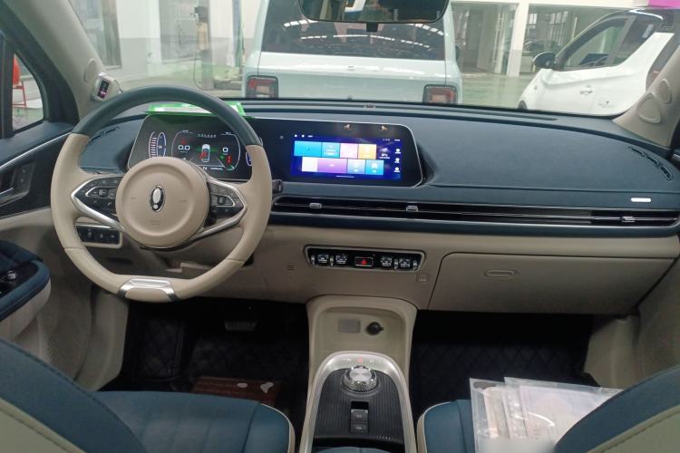 Used ORA Good Cat 2021 400km Standard Range Athena Edition Lithium-Ion Battery Center Console