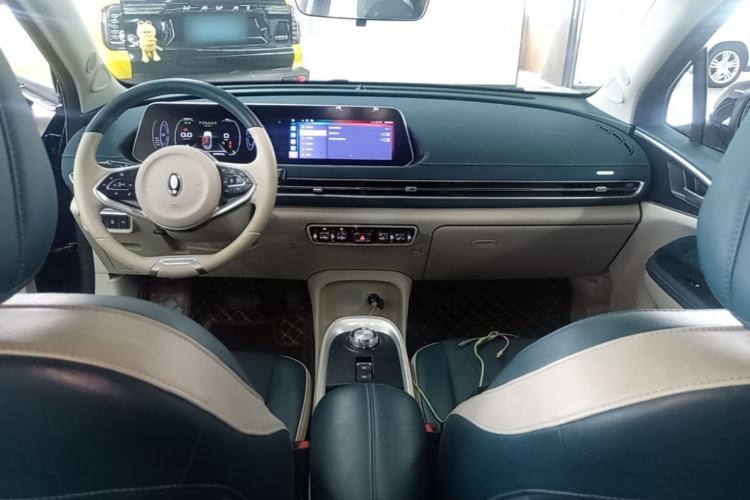 Used ORA Good Cat 2021 400km Standard Range Venus Edition Lithium-Ion Battery Center Console