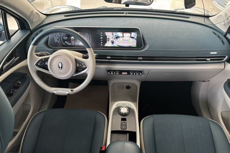 Used ORA Good Cat 2021 400km Standard Range Venus Edition Lithium-Ion Battery Center Console
